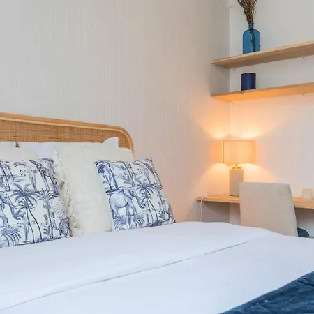 Equipped - Near Train Stations Apartamento Lila