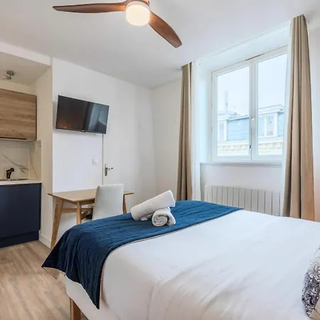 Equipped - Near Train Stations Lila