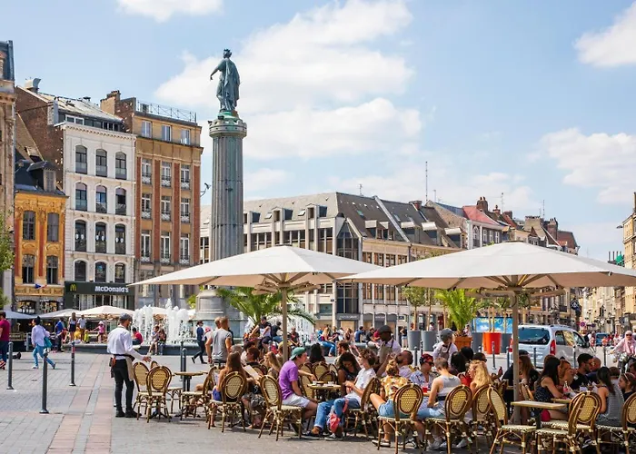 Equipped - Near Train Stations Apartment